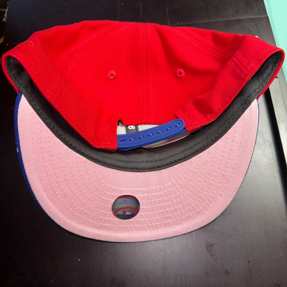 SnapBack New Era Phillies Hat - Picture 4 of 4